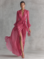 Rosa Chiffonkleid mit V-Ausschnitt