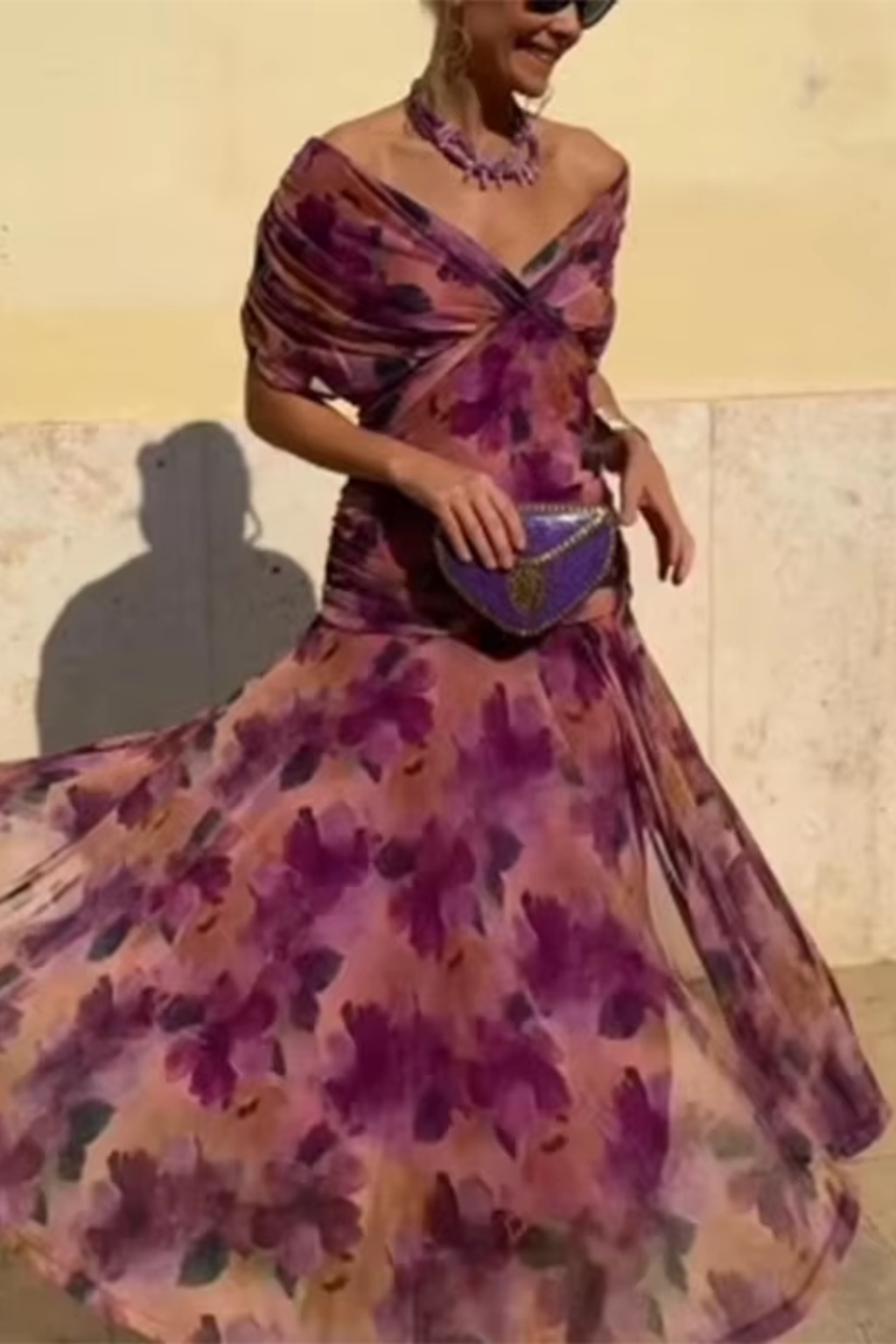 ANA | ELEGANTES MAXI-FALTENKLEID