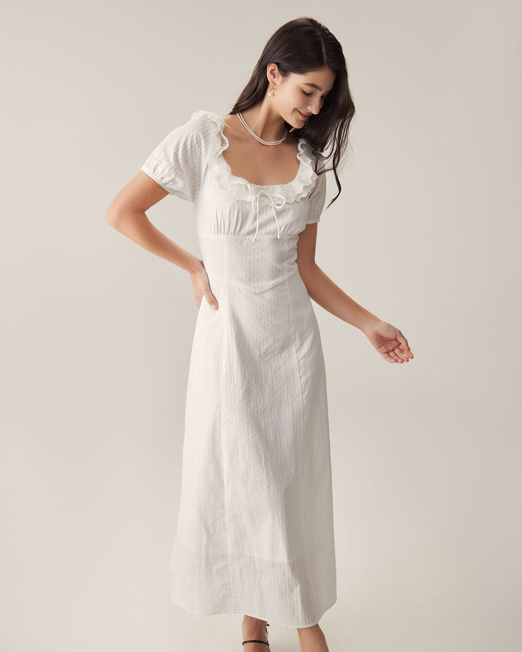 Maxi Dress with White Embroidery and Puffed Sleeves