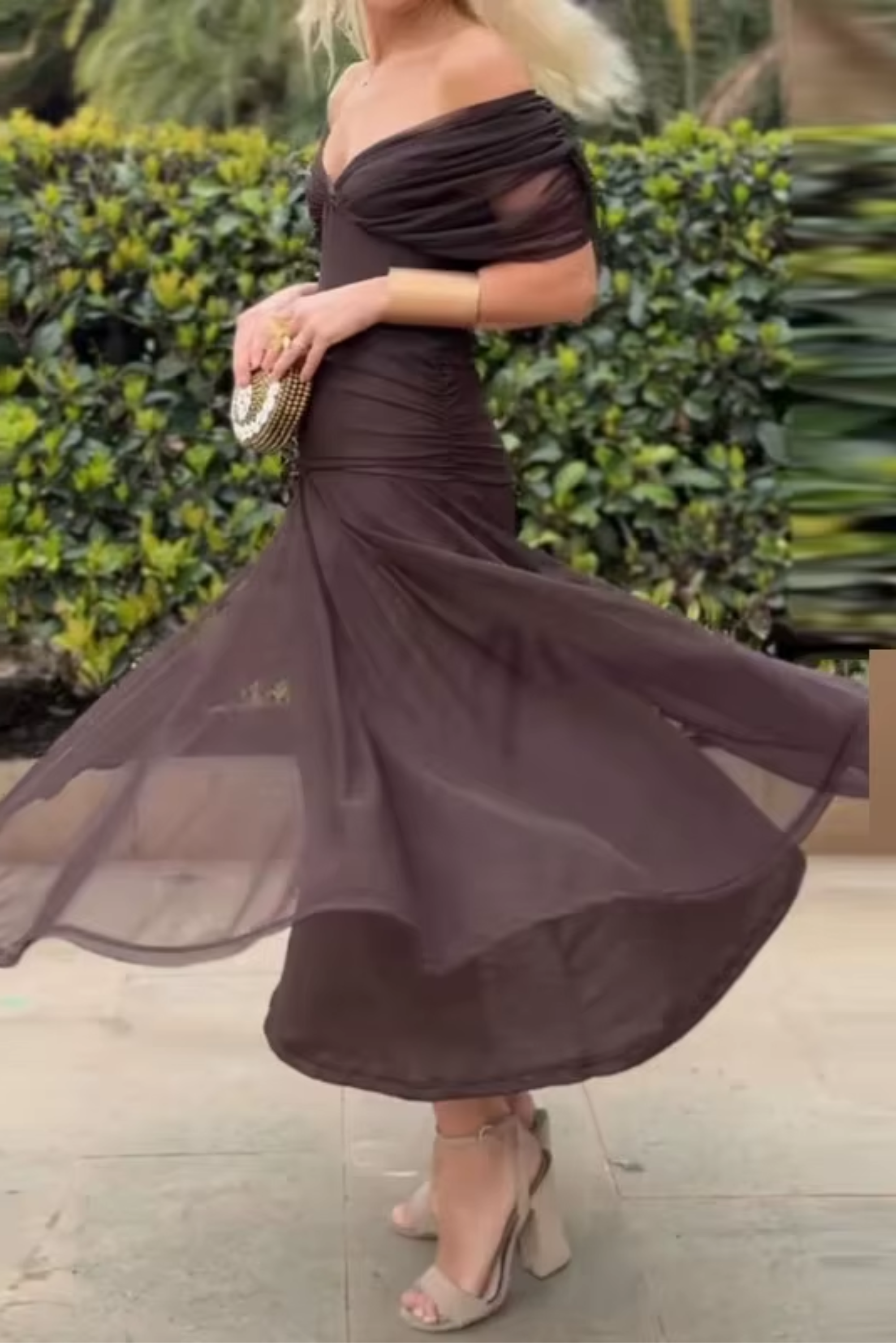 ANA | ELEGANTES MAXI-FALTENKLEID