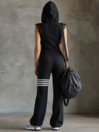Danielle - Retro Sport-Jumpsuit mit Kapuze und Streifen