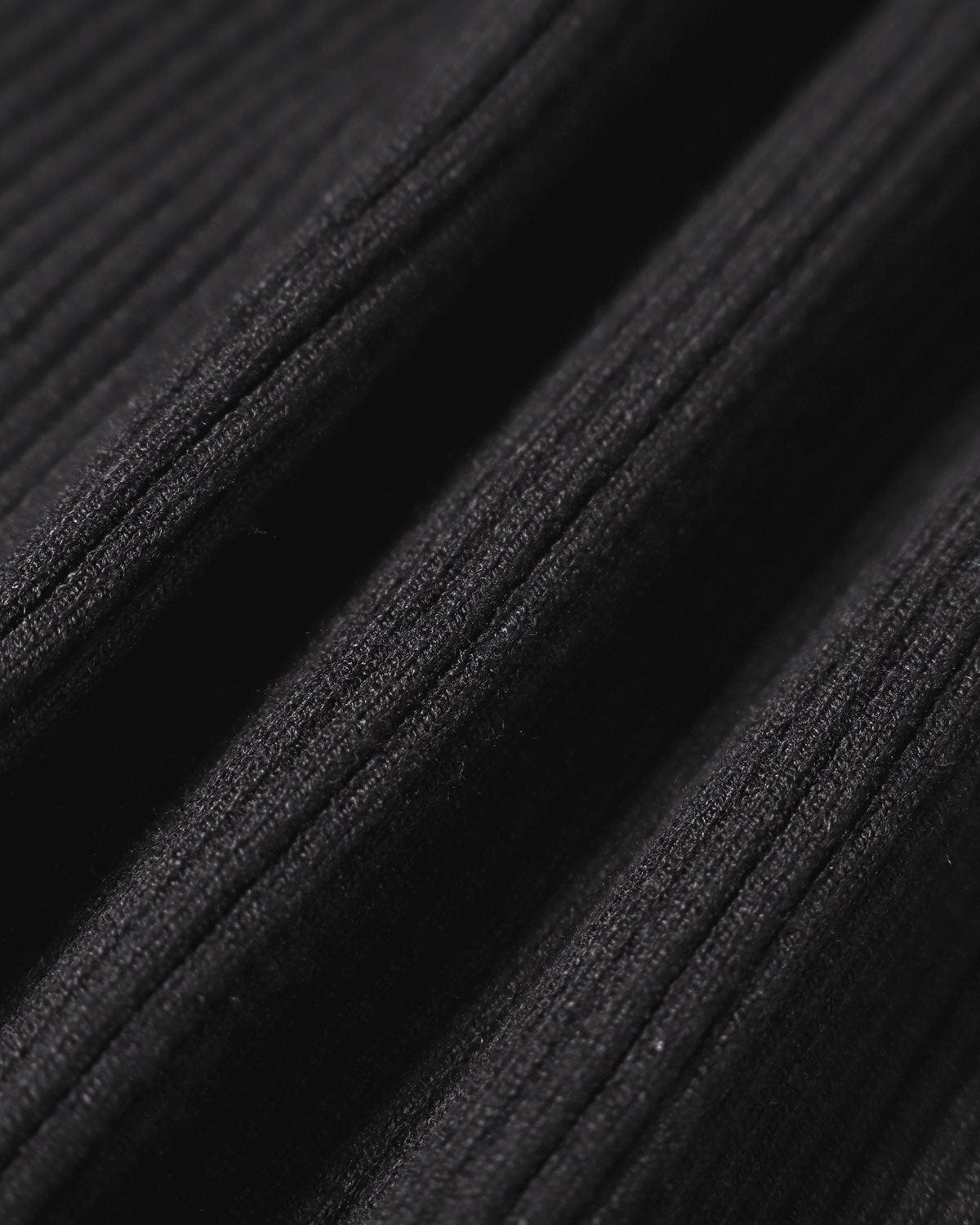 Colorblock Knit Top with Black Lapel