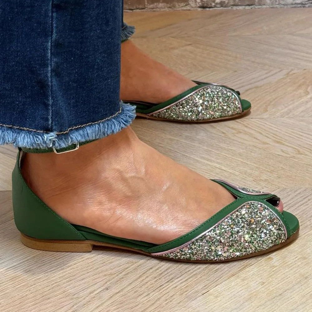 FLACHE SANDALE MIT KNÖCHELRIEMEN