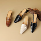 Marloe Spitz zulaufende Leder-Mules