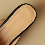 Marloe Spitz zulaufende Leder-Mules