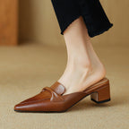 Marloe Spitz zulaufende Leder-Mules