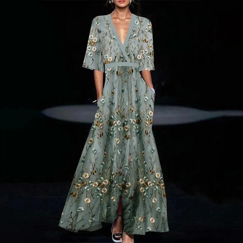 Rubby | Kleid mit Gürtel und V-Ausschnitt