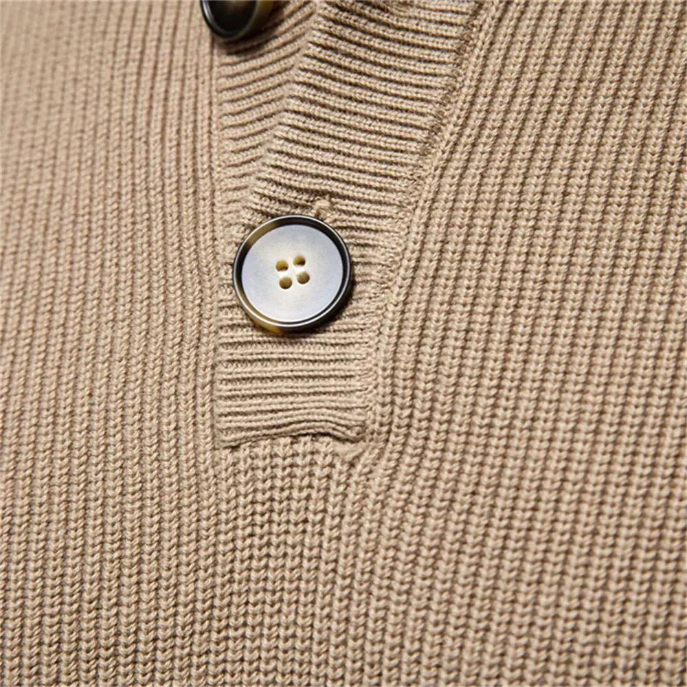 Konrad | Stilvolles Herrenpullover mit Knopfdesign