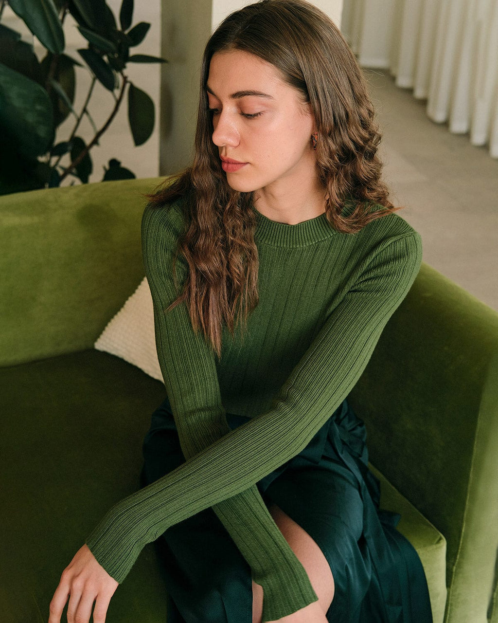 Ribbed Knit Sweater with Round Neck