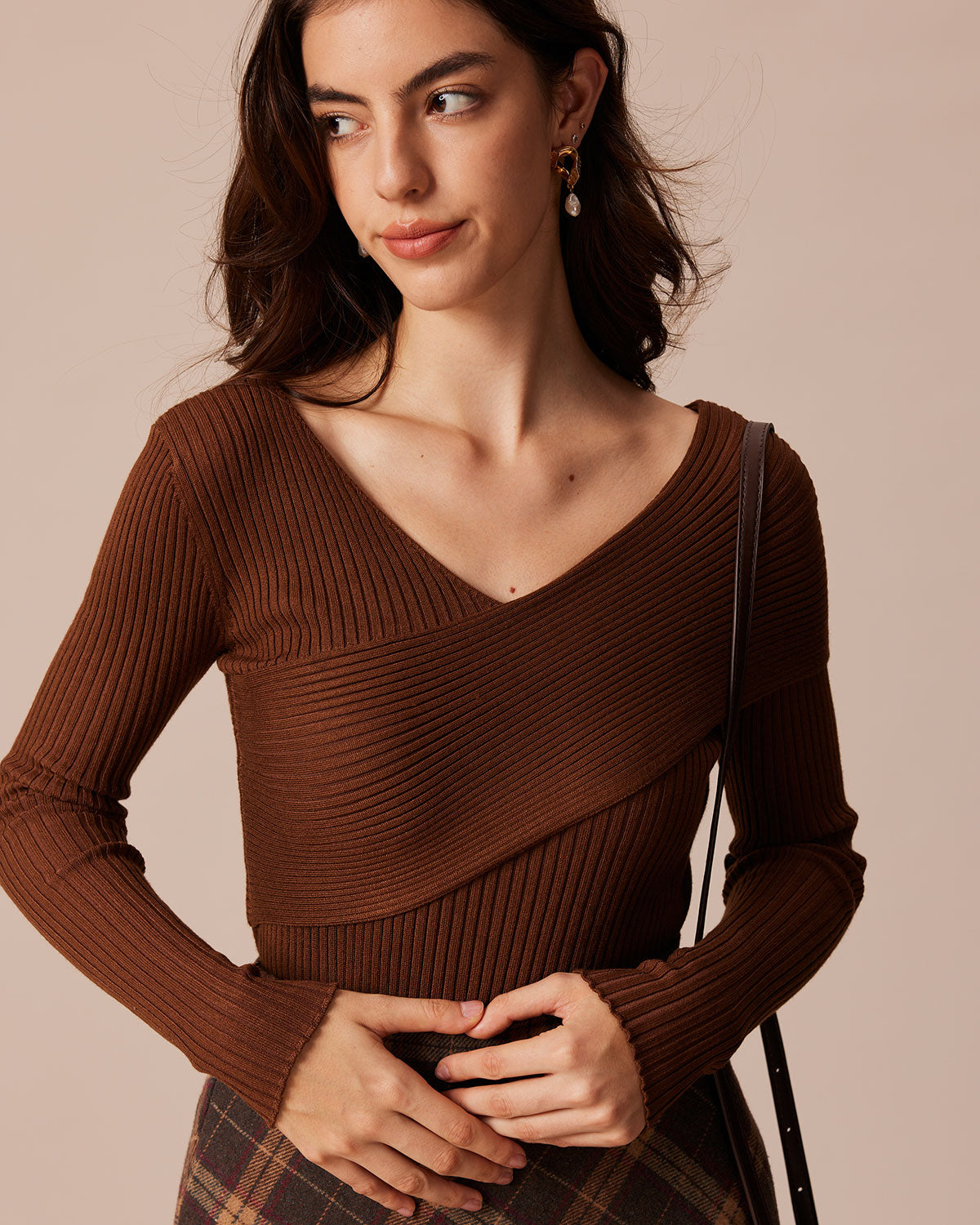 Coffee-Colored Ribbed Knit Fitted T-Shirt