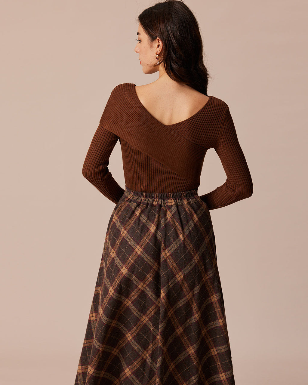 Coffee-Colored Ribbed Knit Fitted T-Shirt