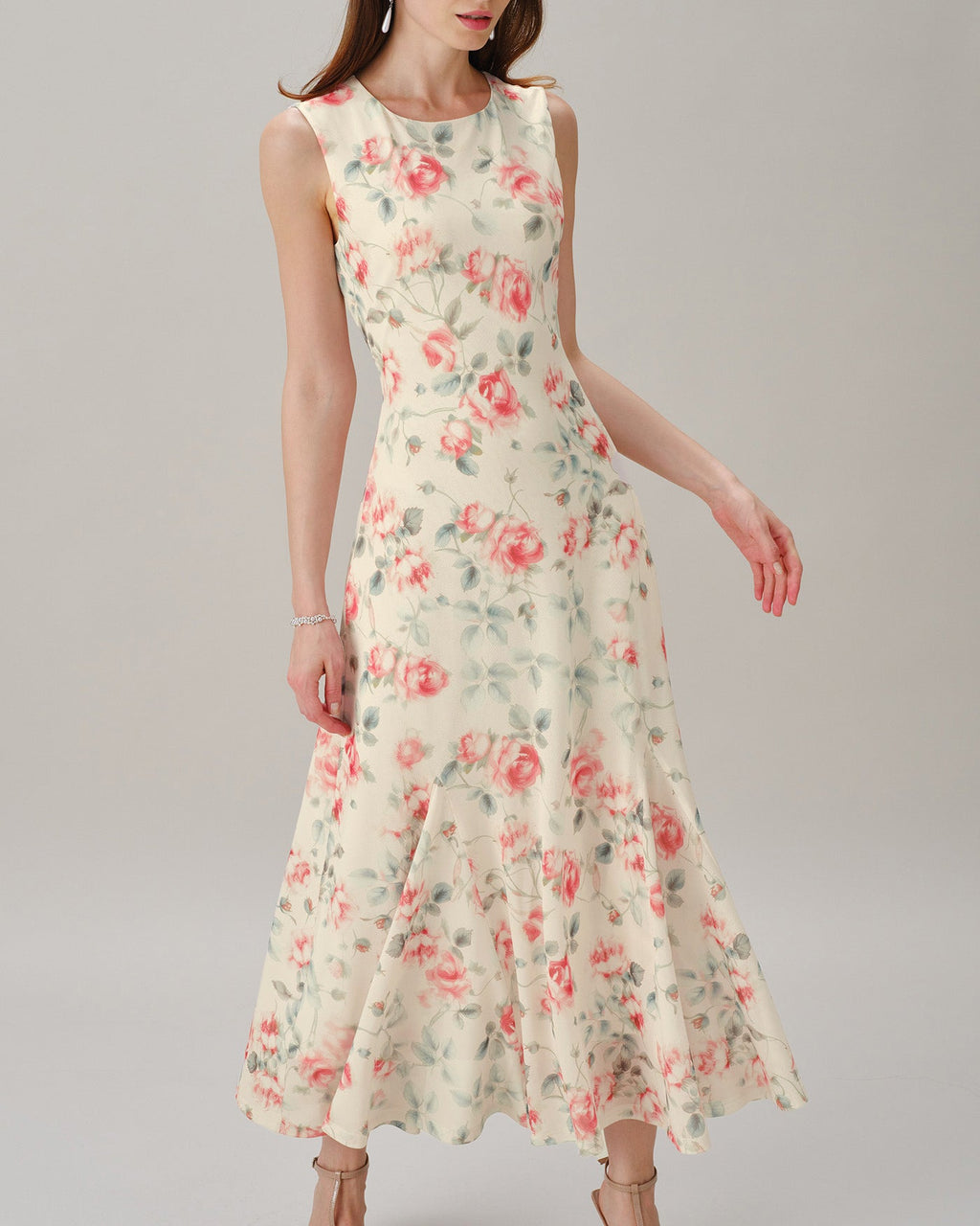 Floral Maxi Dress with Sleeveless Round Neck in Pink