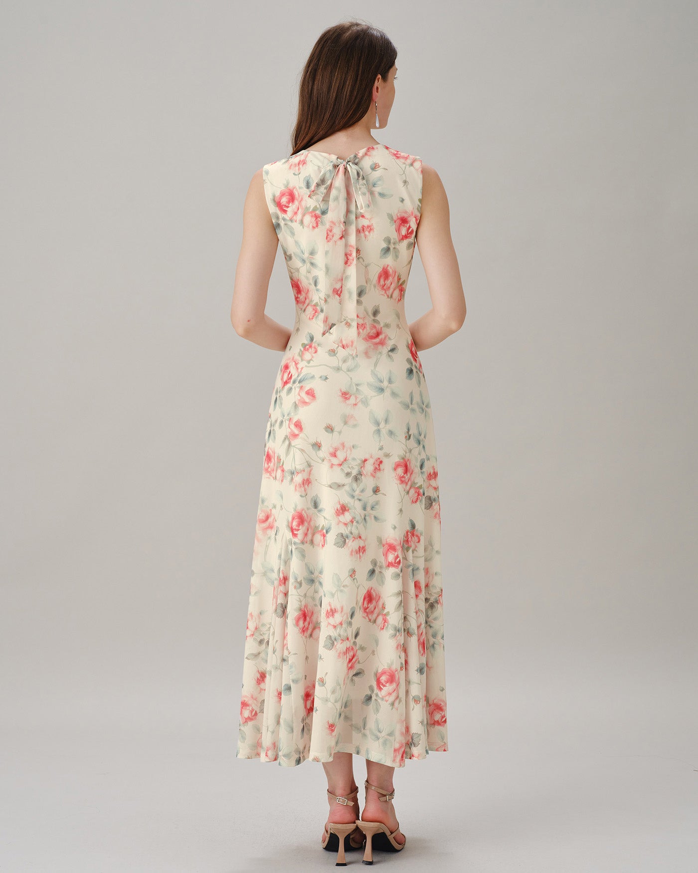 Floral Maxi Dress with Sleeveless Round Neck in Pink
