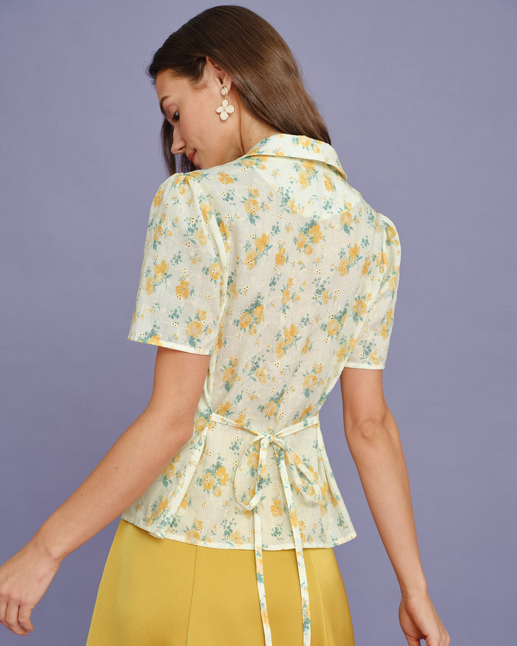 Floral Blouse with Puffed Sleeves and Yellow Collar