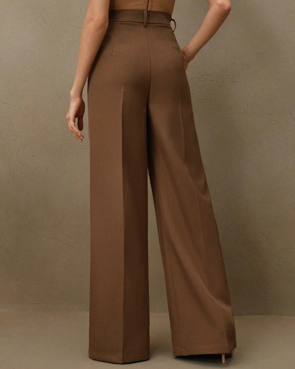 Natural Waist Straight-Leg Pants in Caramel