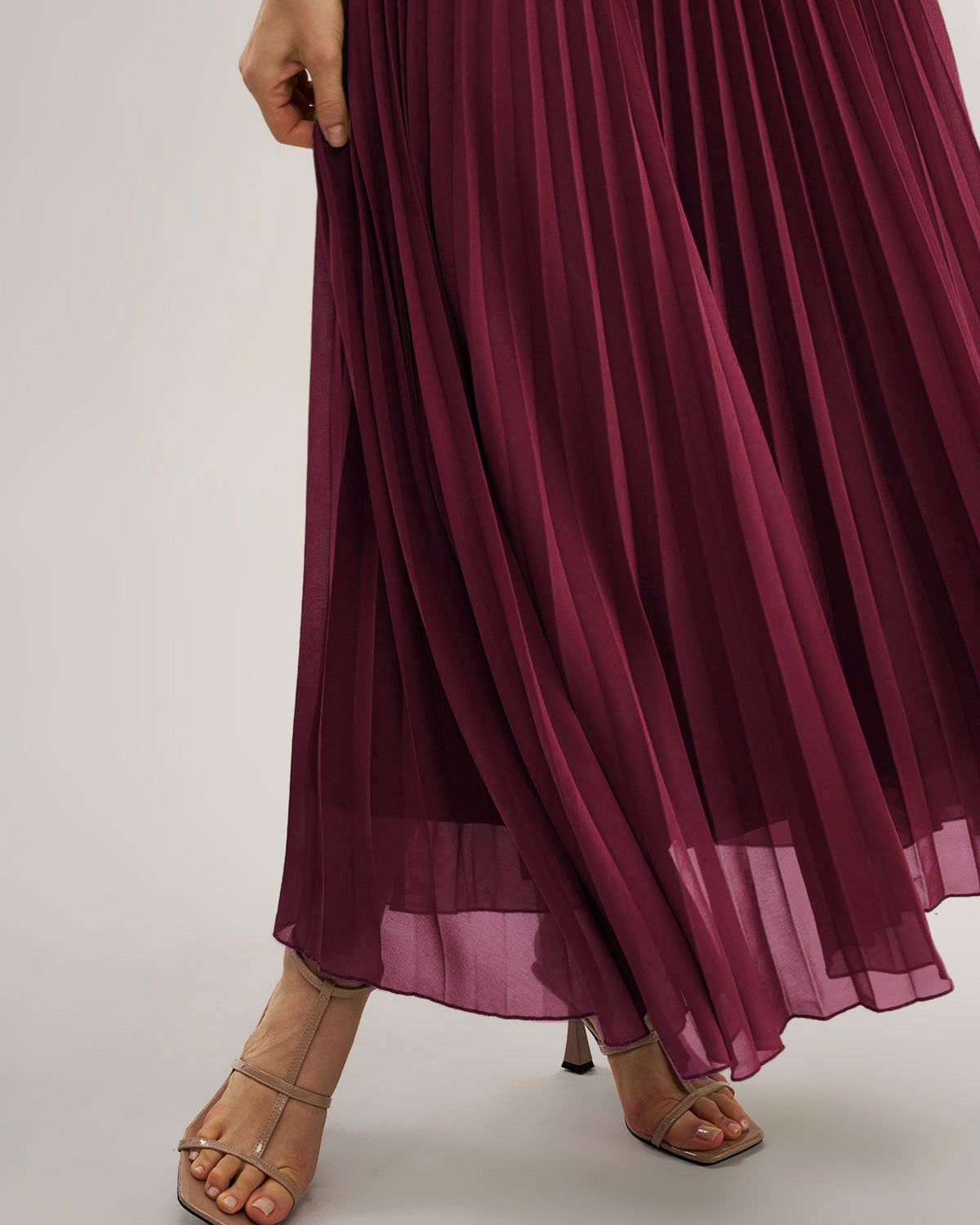 Flowy Maxi Dress with Sweetheart Neckline in Wine Red