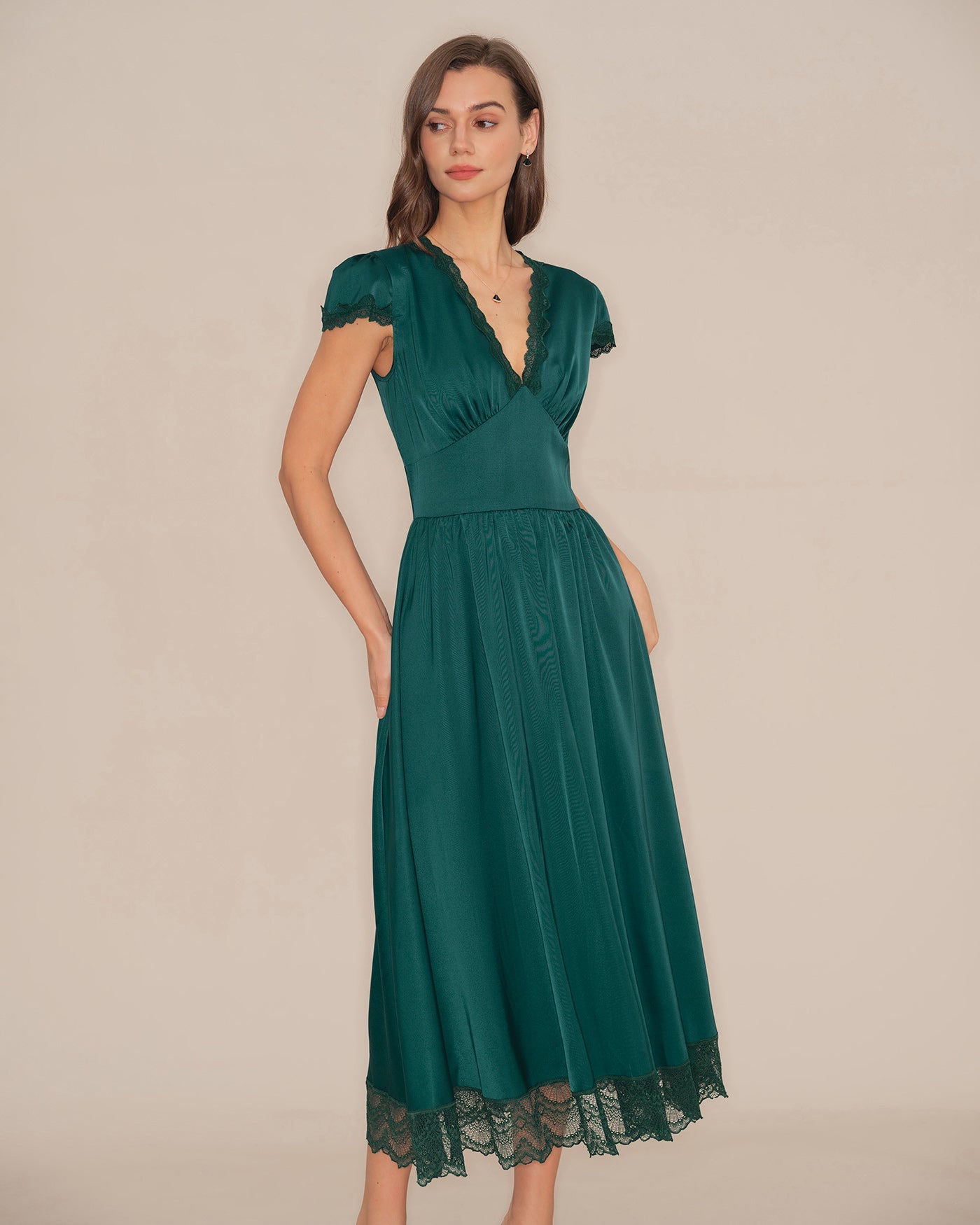 Emerald V-Neck Lace Maxi Dress