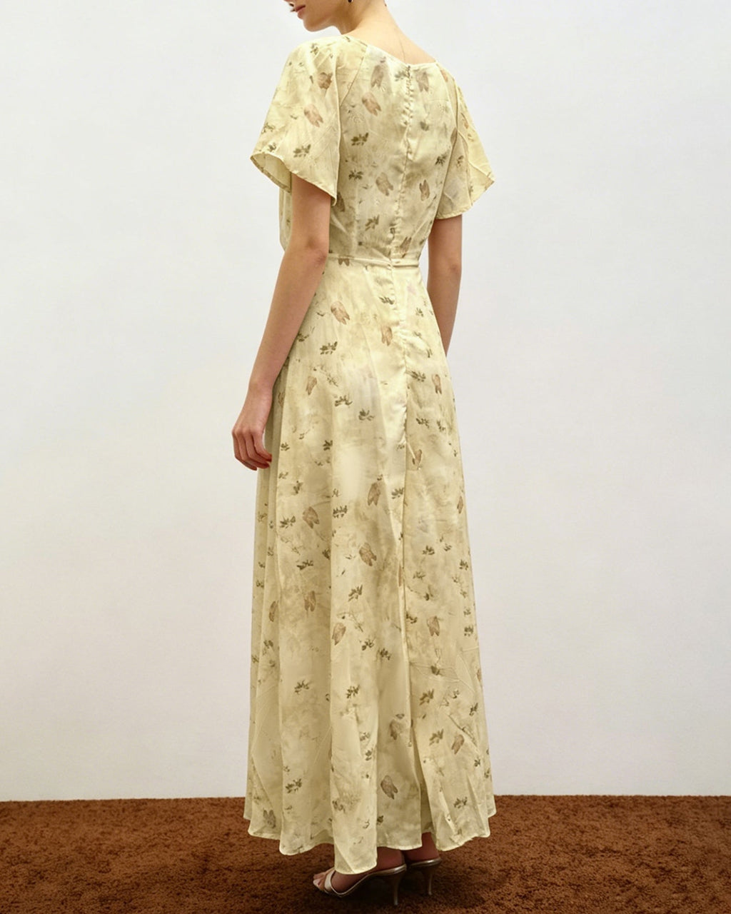 Floral Maxi Dress with V-Neck and Ruched Details in Yellow
