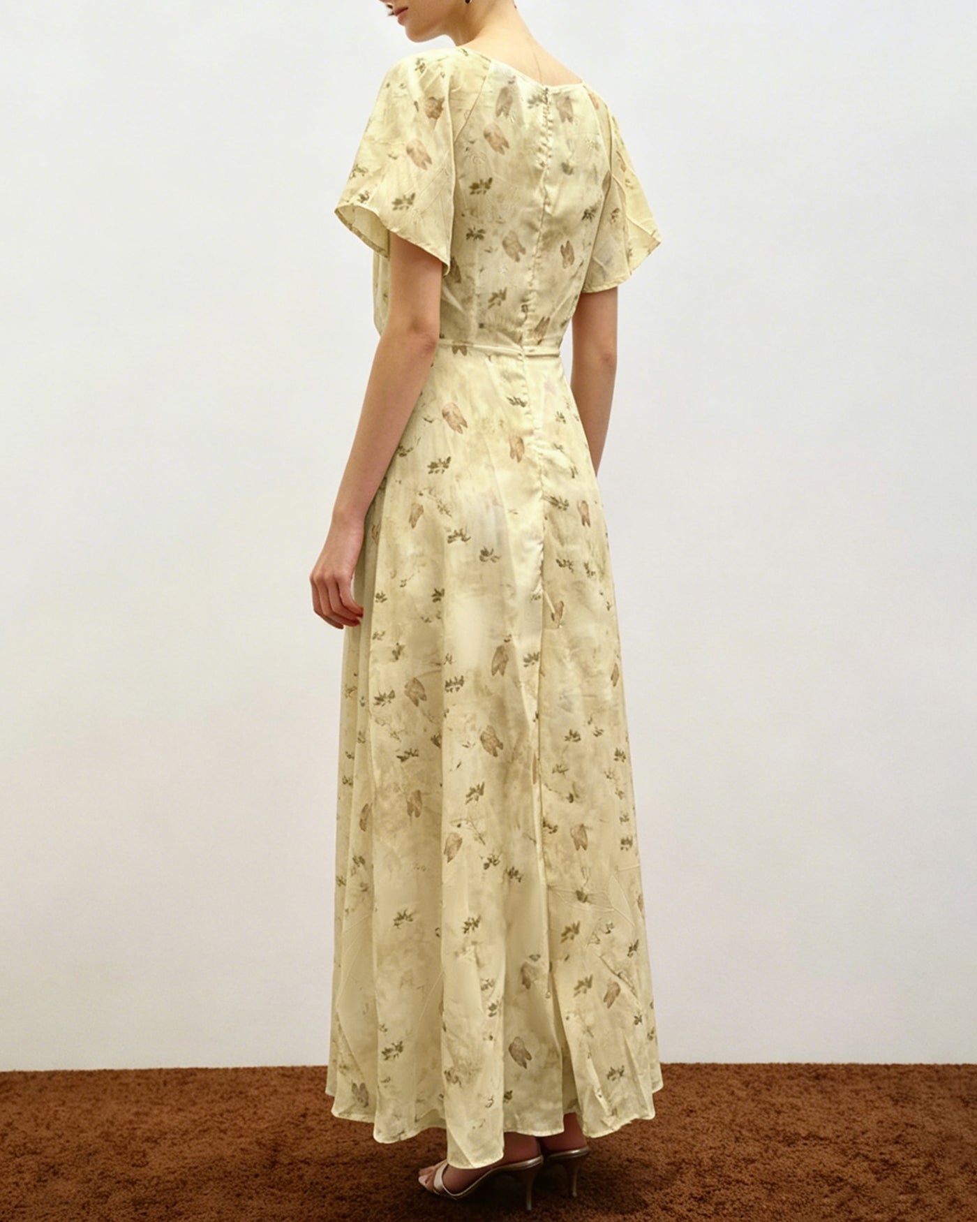 Floral Maxi Dress with V-Neck and Ruched Details in Yellow