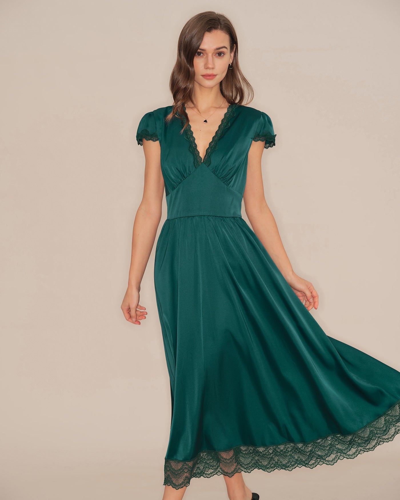 Emerald V-Neck Lace Maxi Dress