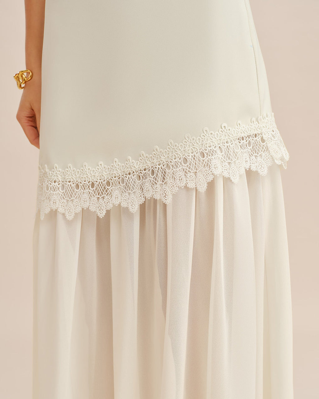 Flowy Midi Skirt with Off-White Splicing