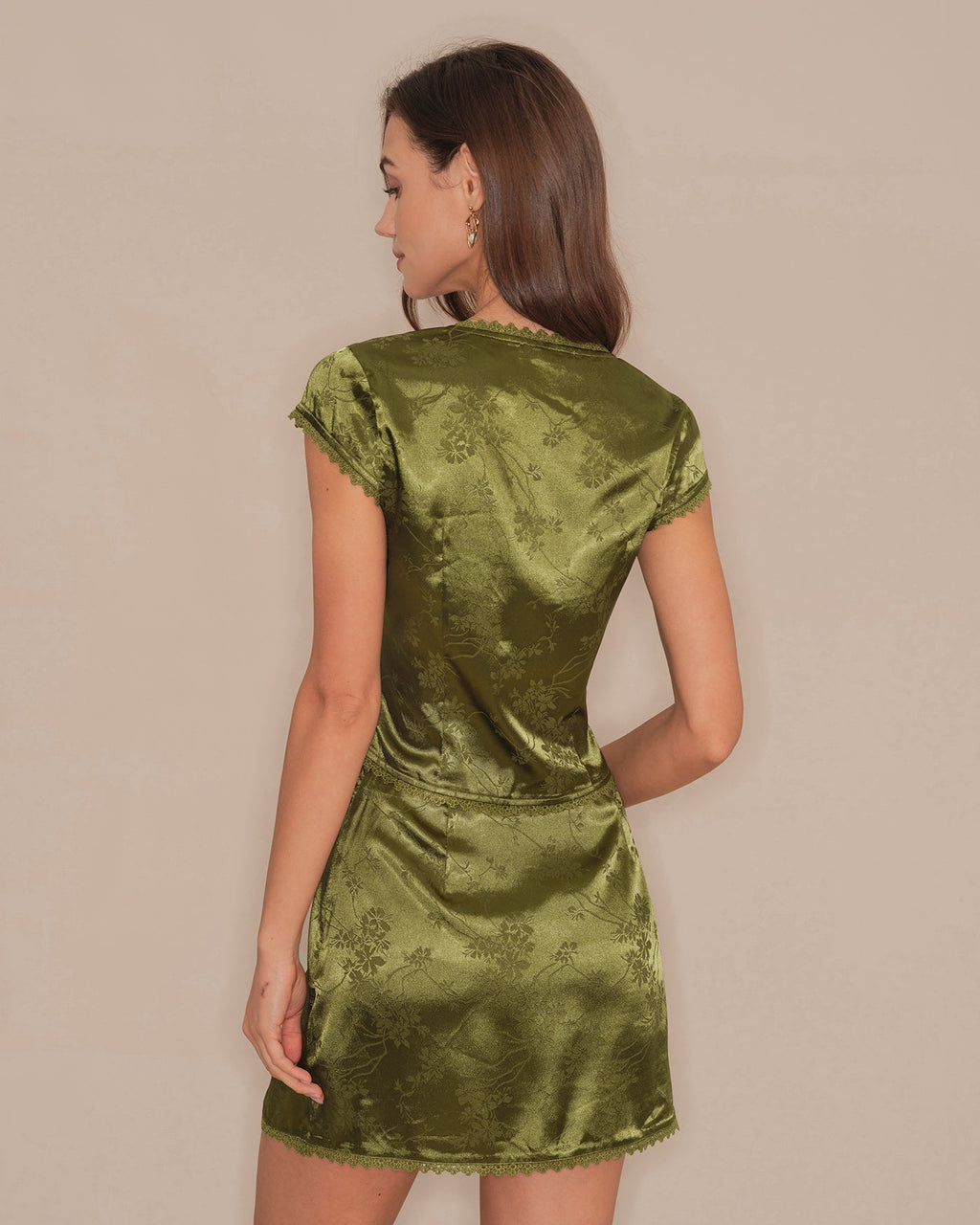 Floral Satin V-Neck Tee in Green
