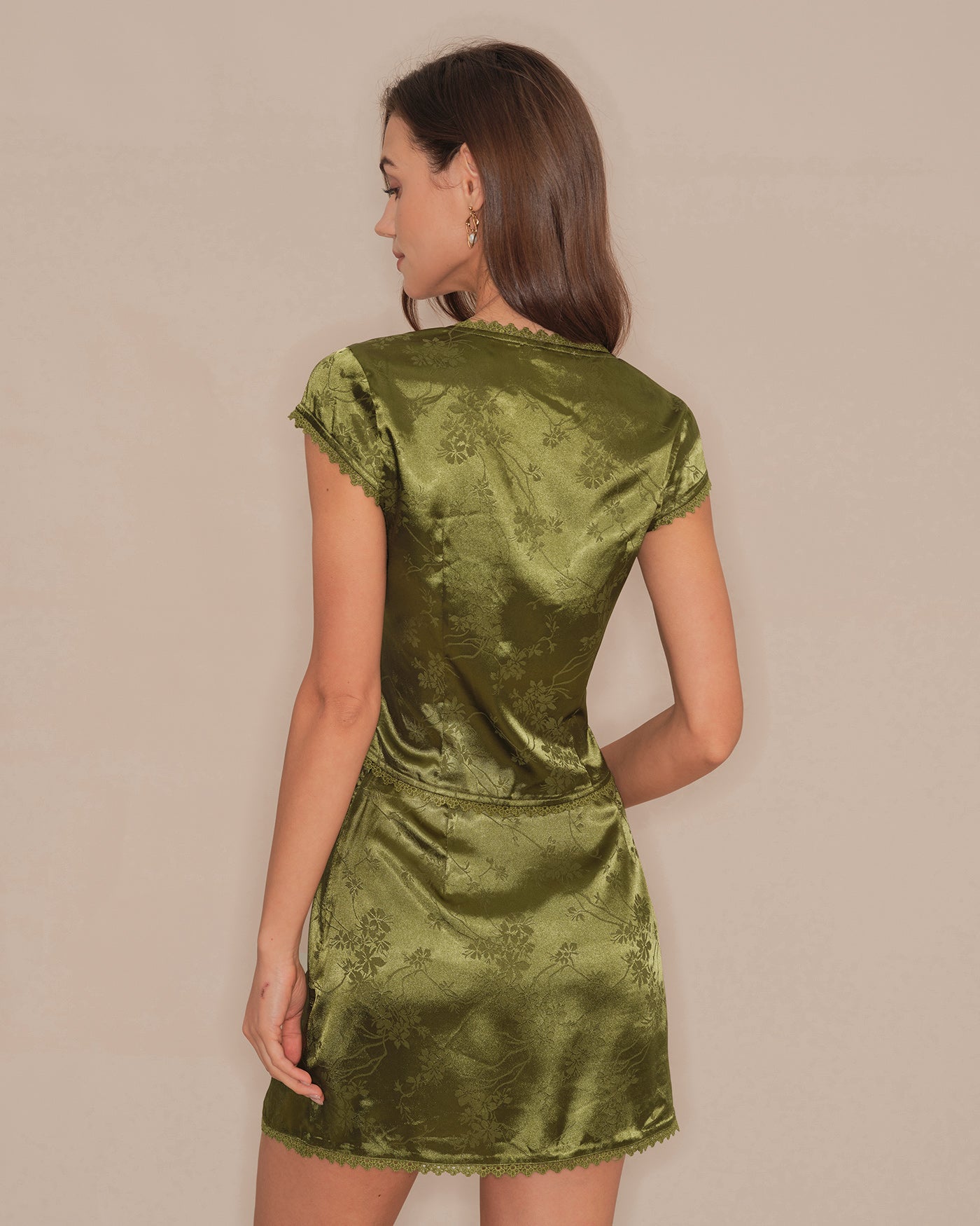 Floral Satin V-Neck Tee in Green