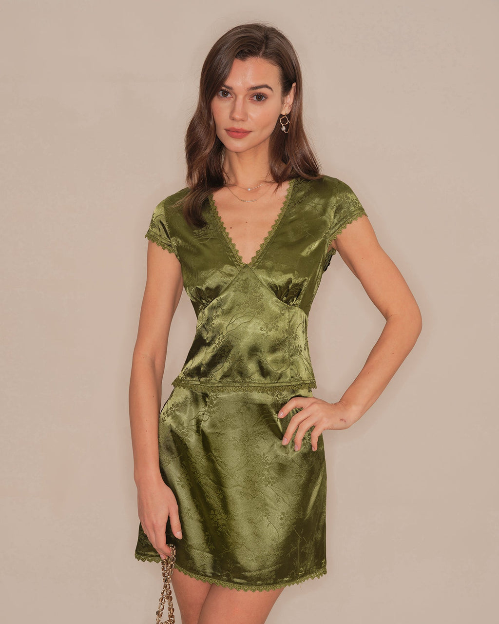 Floral Satin V-Neck Tee in Green