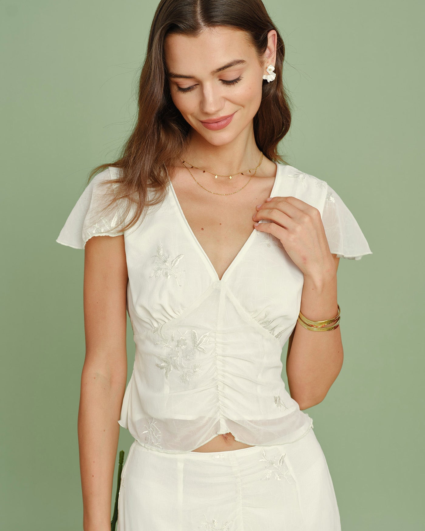 Embroidered V-Neck Tee in Apricot