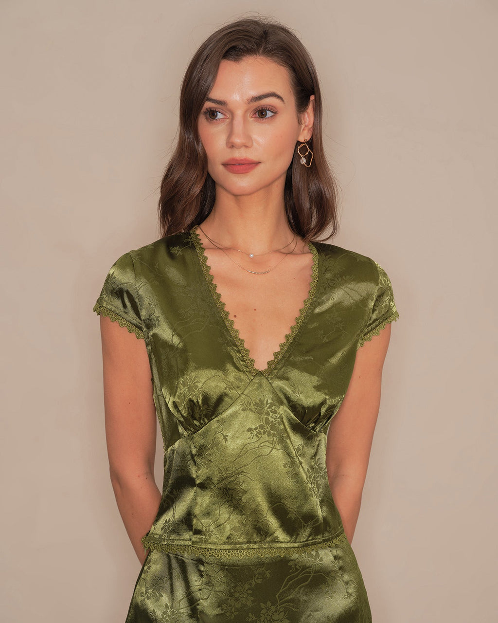 Floral Satin V-Neck Tee in Green