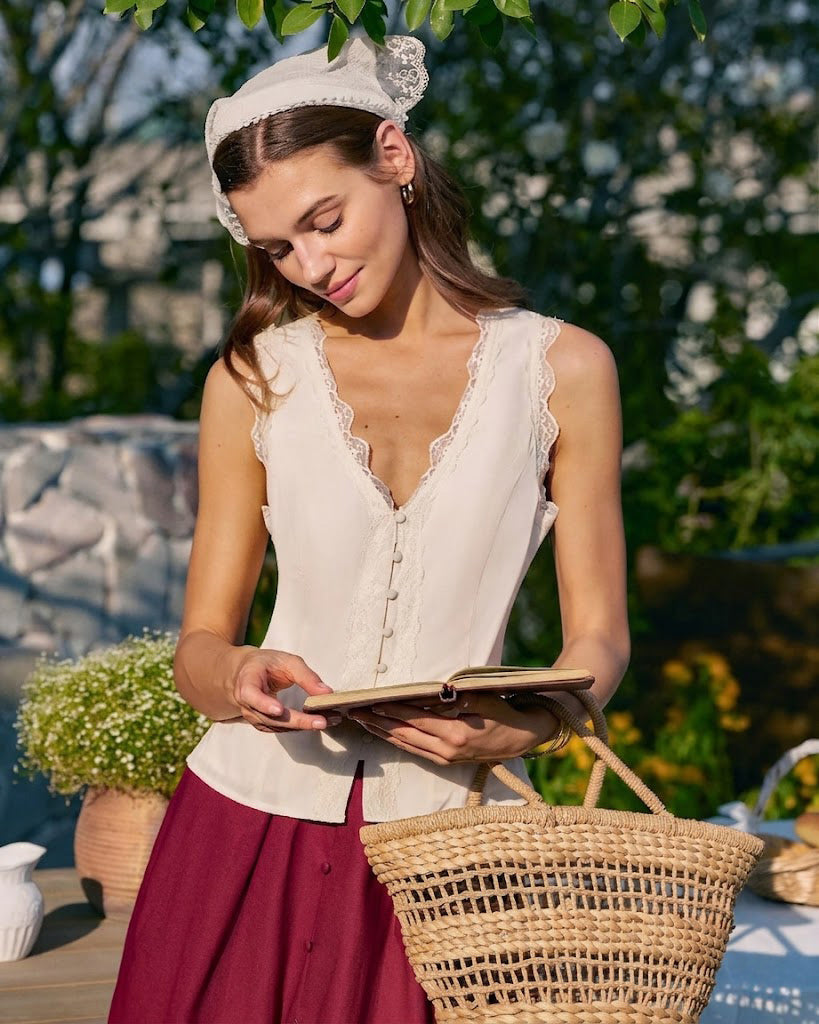 V-Neck Lace Vest in Apricot